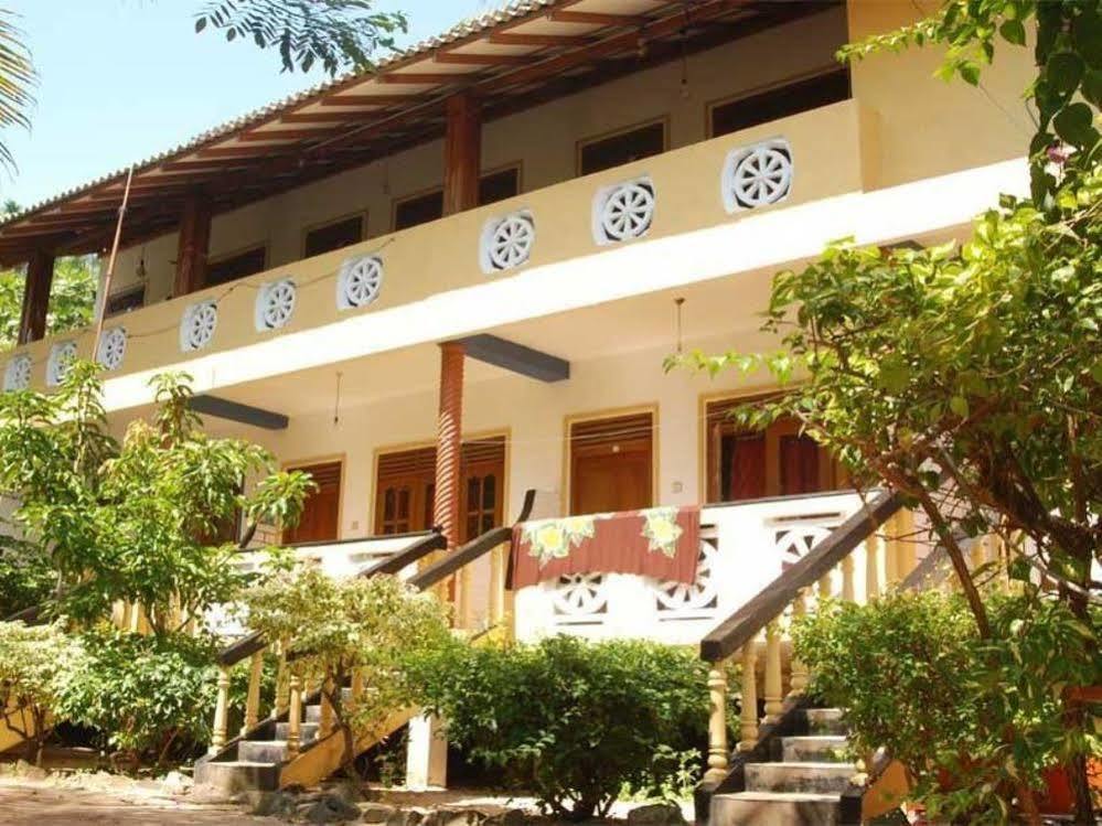 Dinu'S Resort Talaramba Exterior photo